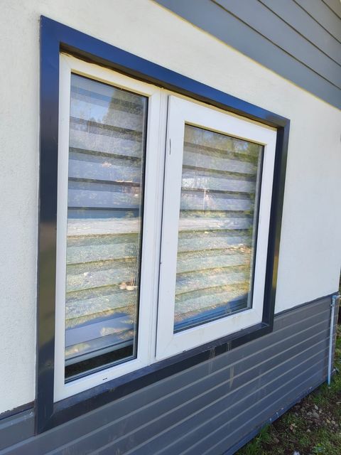 Ventana de termopanel de dos hojas terminada, vista desde el exterior